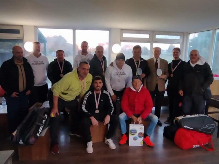 MOMČADSKO PRVENSTVO HRVATSKE – MASTERS 2024 - TK Winner Zagreb,  slika momčadi TK WINNER, ŠTK DUBROVNIK i TK TENAX